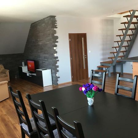 Spacious Apartment In Town Centre Nové Zámky المظهر الخارجي الصورة