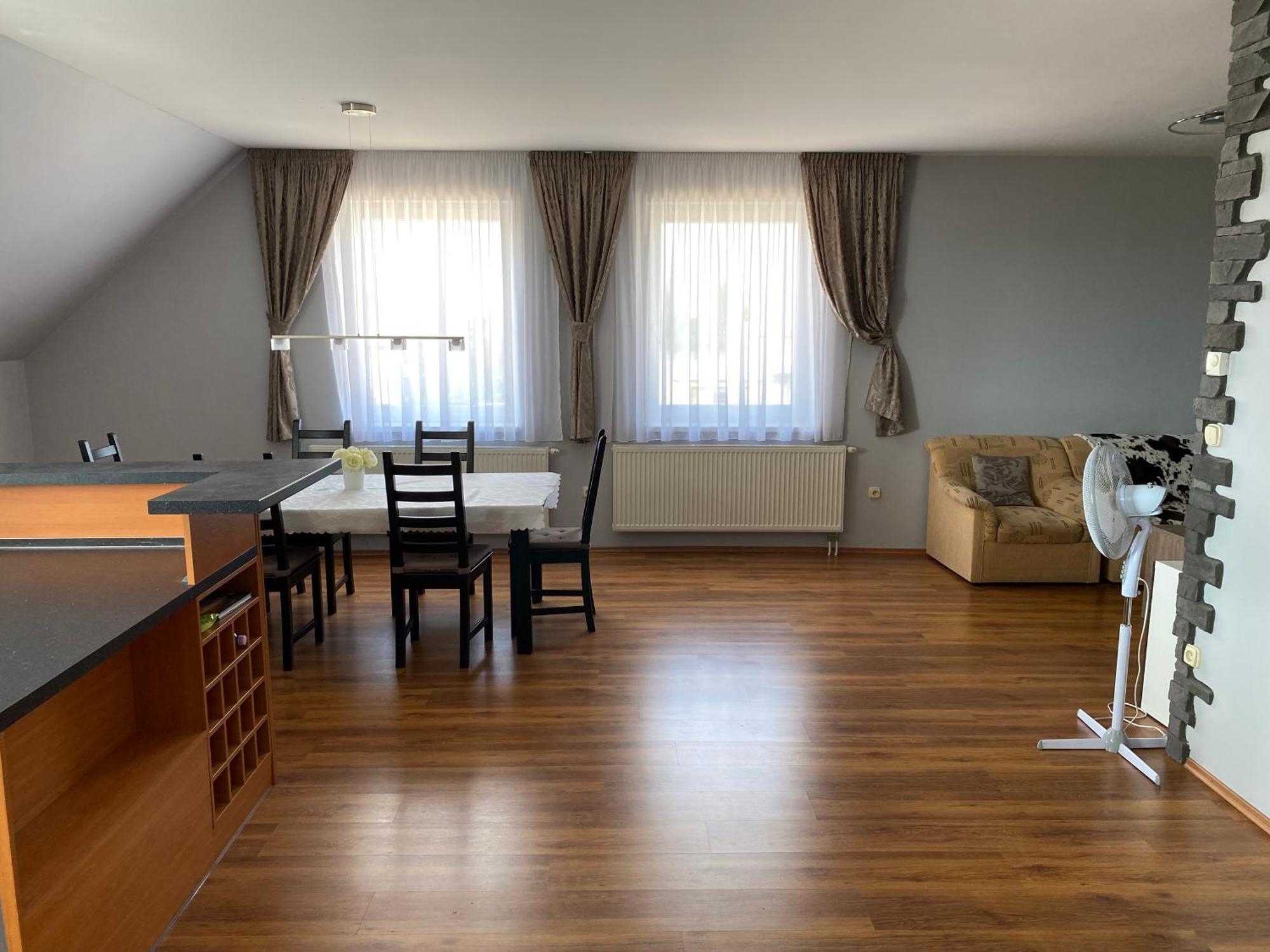 Spacious Apartment In Town Centre Nové Zámky المظهر الخارجي الصورة