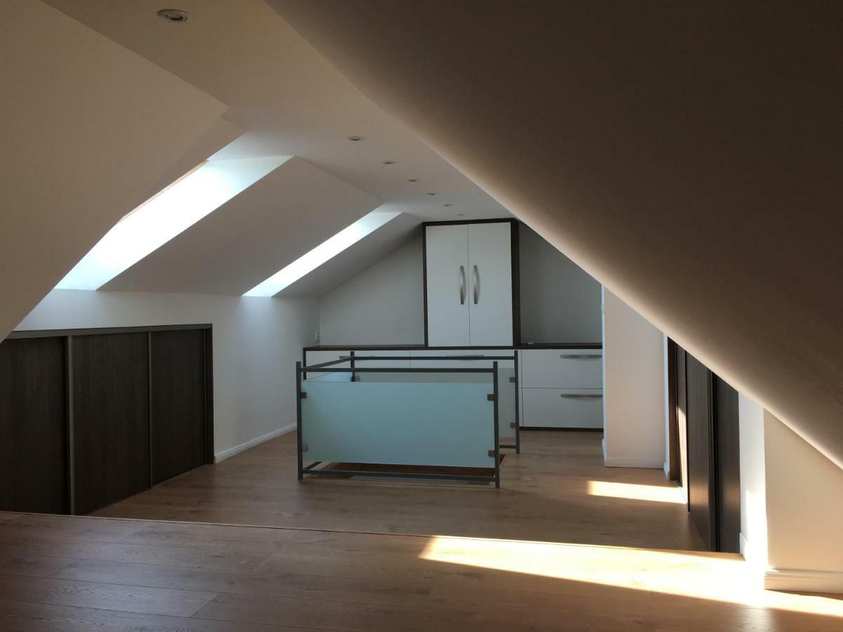 Spacious Apartment In Town Centre Nové Zámky المظهر الخارجي الصورة