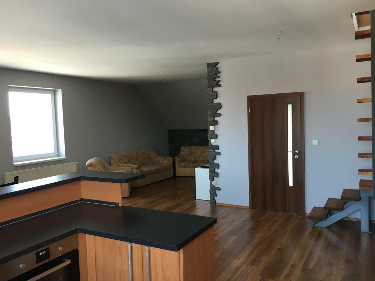 Spacious Apartment In Town Centre Nové Zámky المظهر الخارجي الصورة