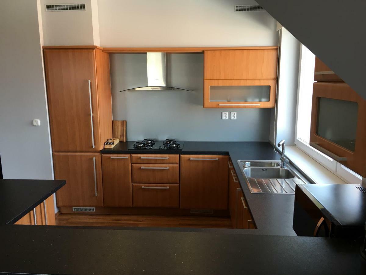 Spacious Apartment In Town Centre Nové Zámky المظهر الخارجي الصورة